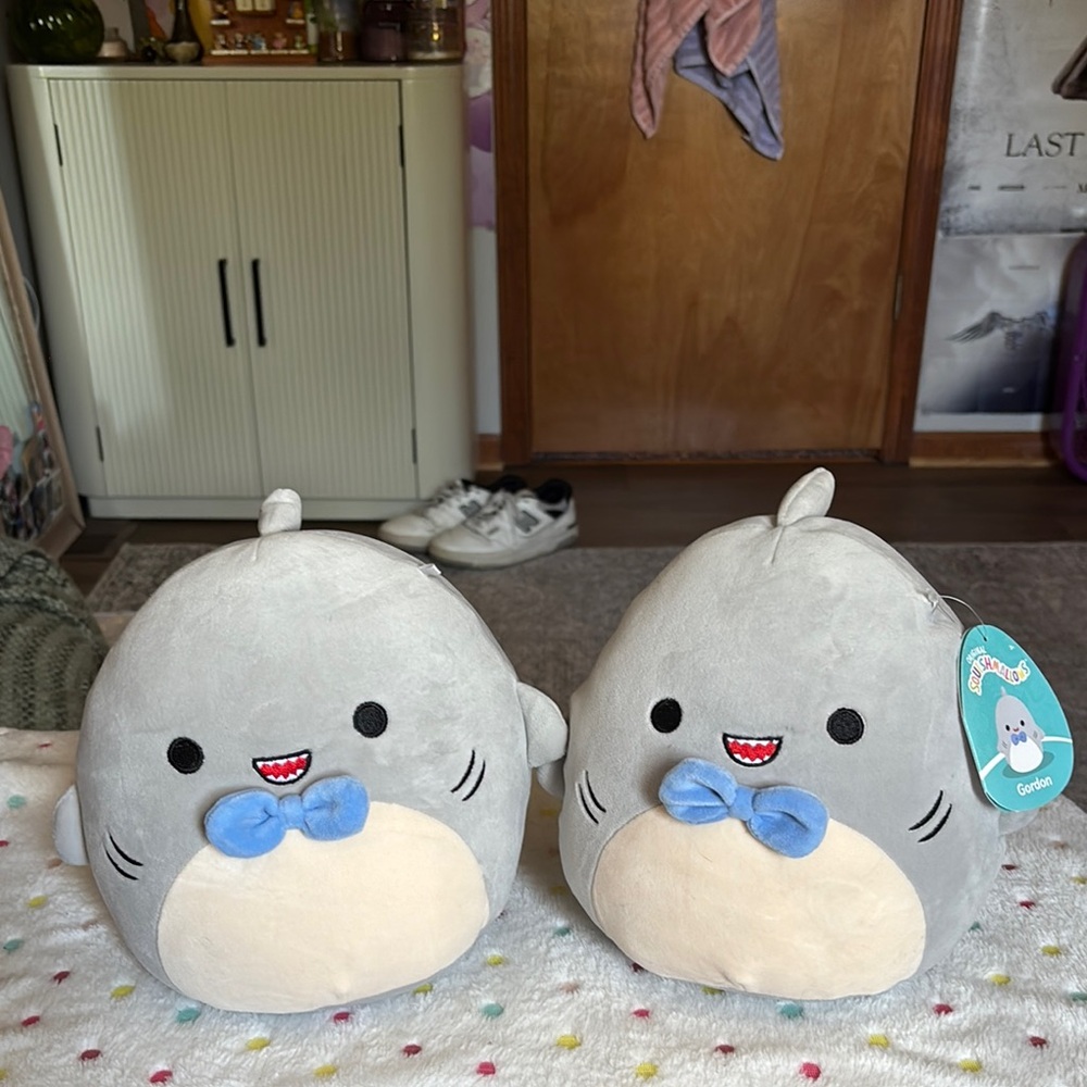 2 squishmallows